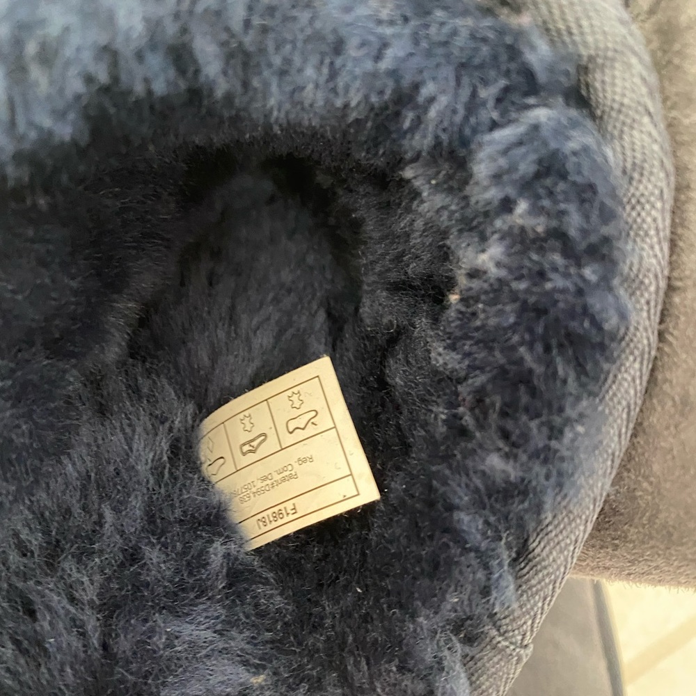 UGG boot - Picture 4 of 7